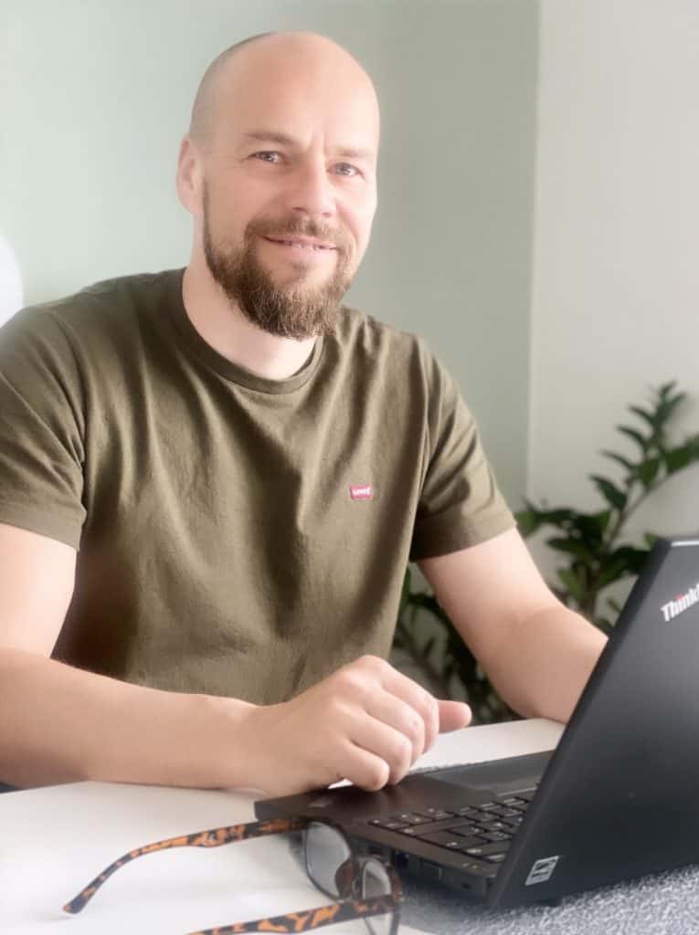 Esko Rämäkkö Yhteystiedot